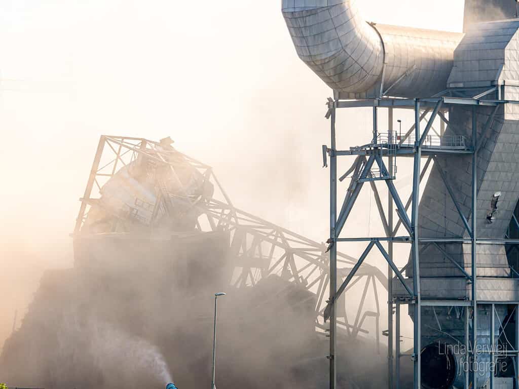 Energiecentrale electrabel kolencentrale entrale Nijmegen explosie implosie Weurt Sluis boem knal gaaf